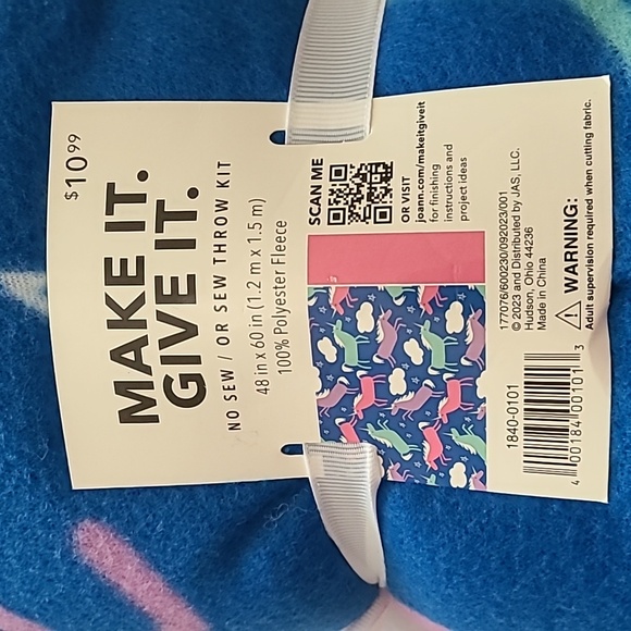 Make it. Give it. No Sew/ or Sew Throw Kit - Picture 3 of 4
